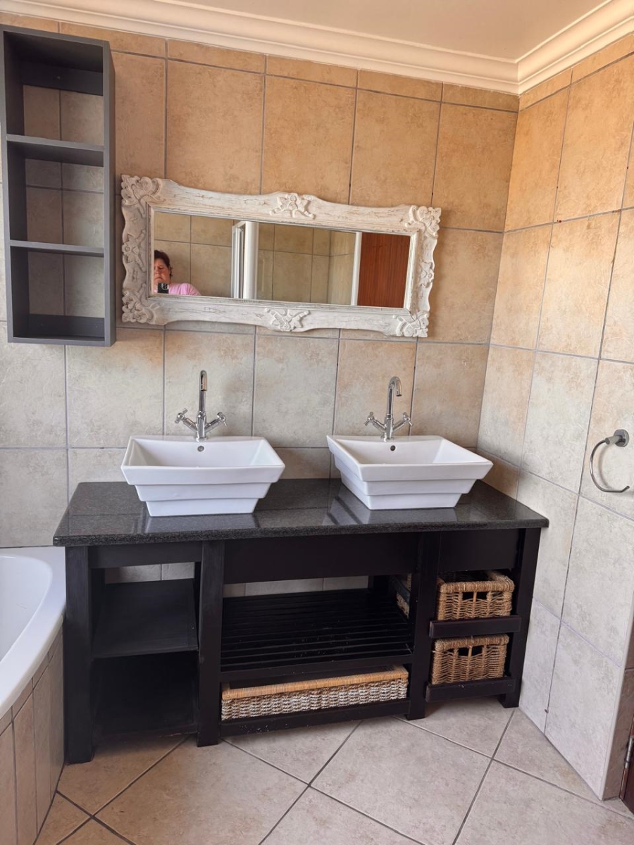 3 Bedroom Property for Sale in Seemeeu Park Western Cape